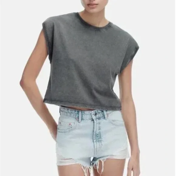 Zara Short-Sleeved T-Shirt in Pearl Grey size Medium - Picture 8 of 11